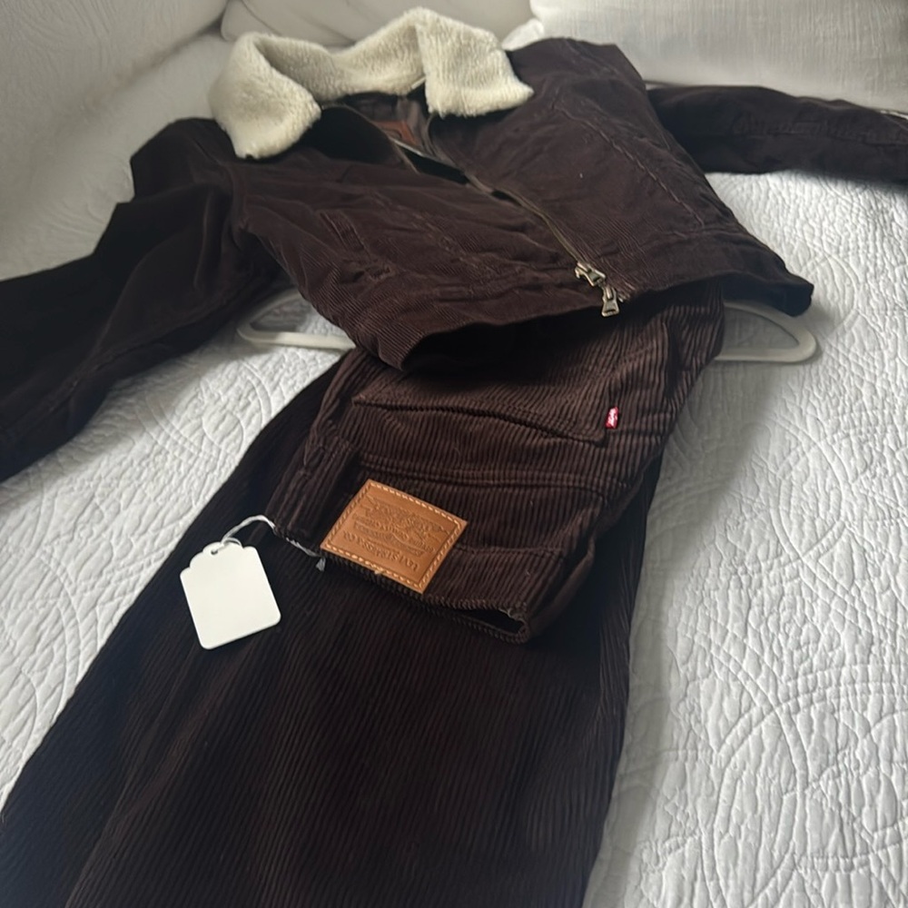 NEW CORDOROY LEVIS Set brown pants & jacket sz small